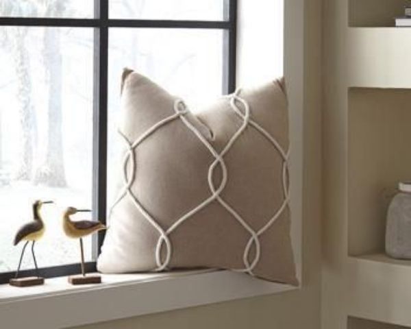 Picture of Lessel Pillow Cover